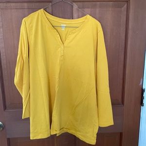 Women’s plus Henley tee